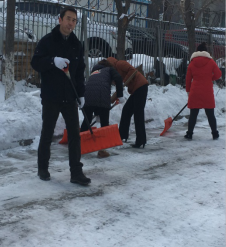 瑞雪兆丰年 劳动展风采