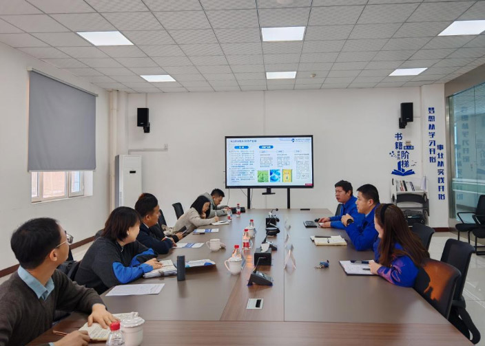 乌鲁木齐市高新区区委莅临天山药业调研指导