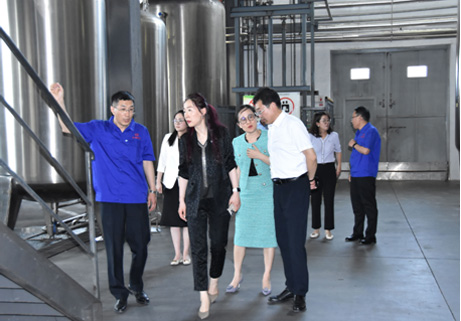 中国医药总经理、党委副书记胡慧冬一行 调研新疆天山药业